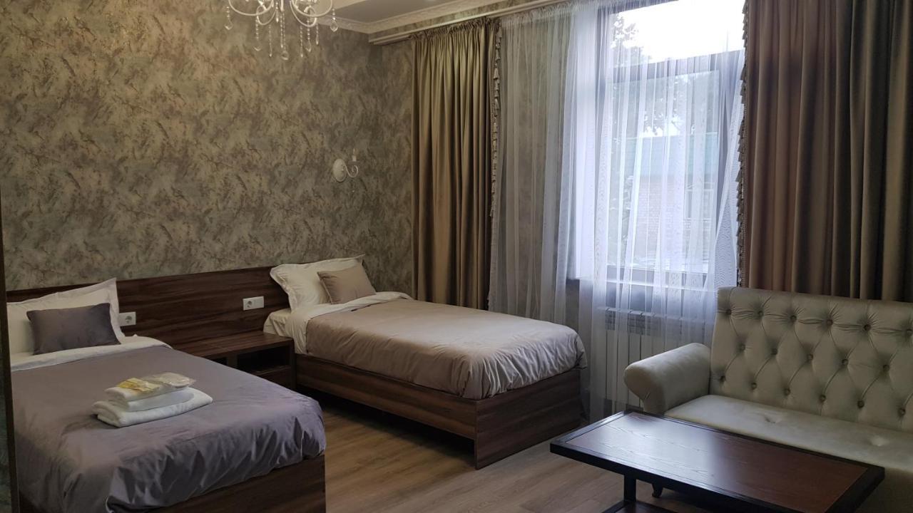 Nomad Hotel Bishkek Halal Zewnętrze zdjęcie