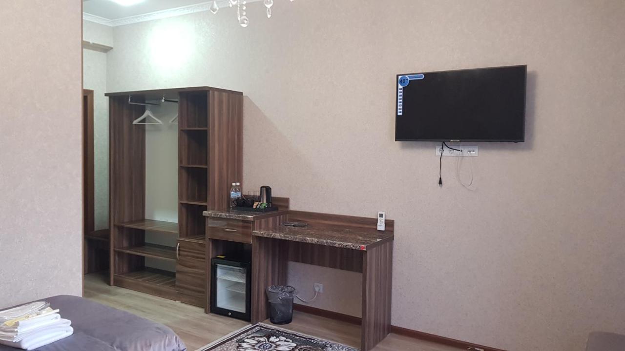 Nomad Hotel Bishkek Halal Zewnętrze zdjęcie