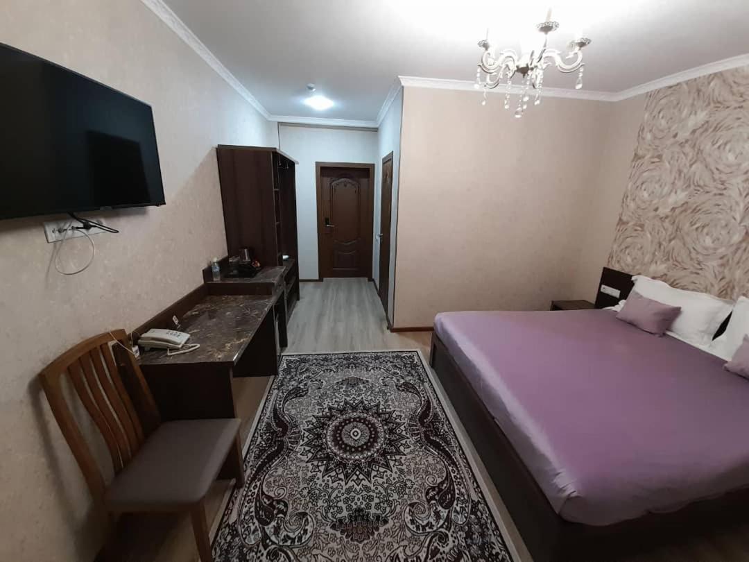 Nomad Hotel Bishkek Halal Zewnętrze zdjęcie