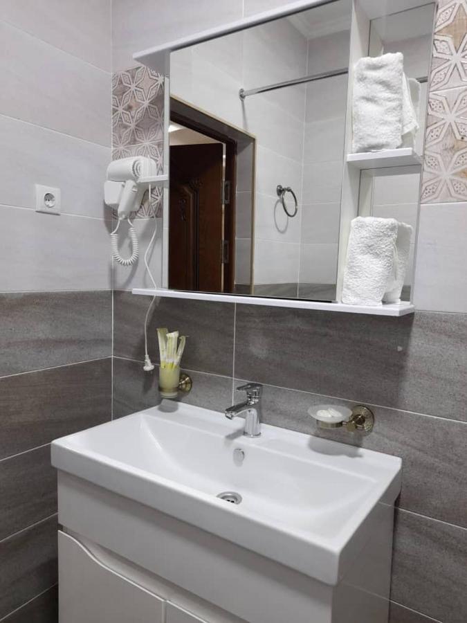 Nomad Hotel Bishkek Halal Zewnętrze zdjęcie