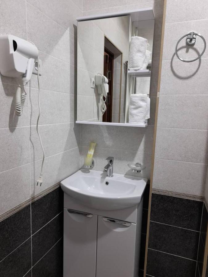 Nomad Hotel Bishkek Halal Zewnętrze zdjęcie