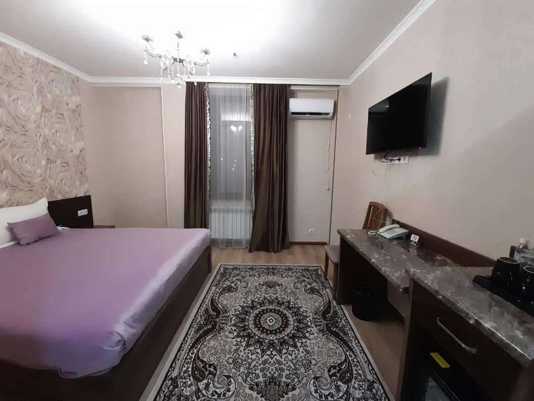 Nomad Hotel Bishkek Halal Zewnętrze zdjęcie