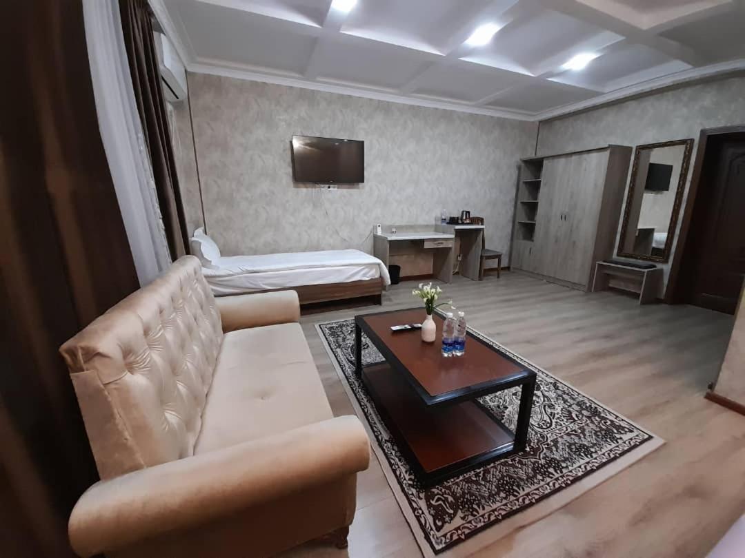 Nomad Hotel Bishkek Halal Zewnętrze zdjęcie