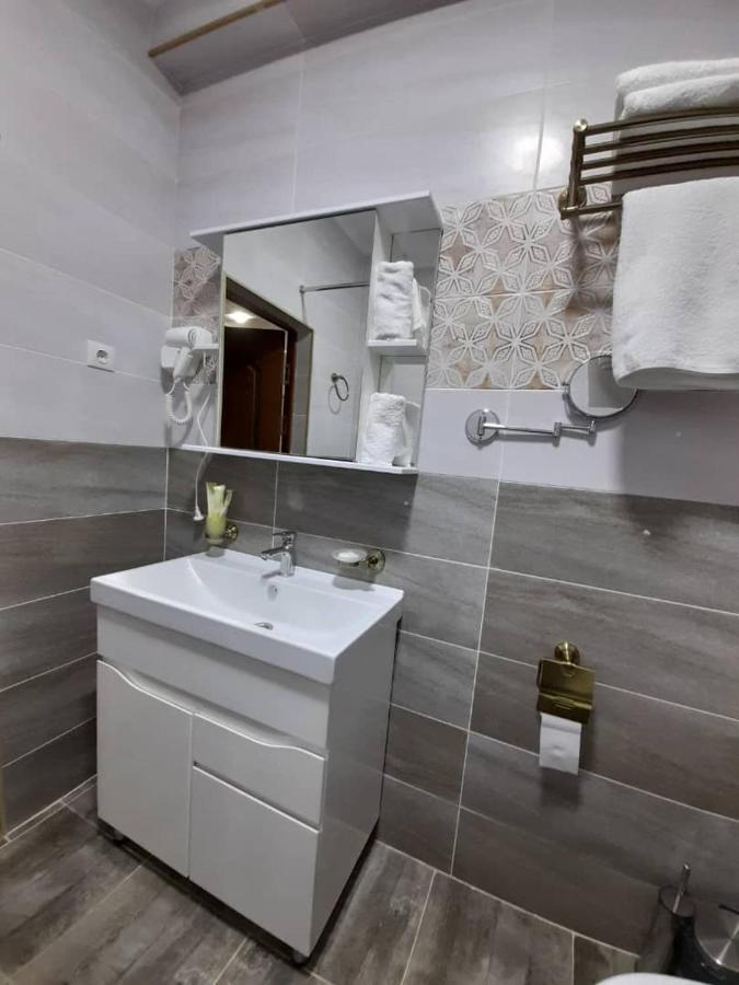 Nomad Hotel Bishkek Halal Zewnętrze zdjęcie