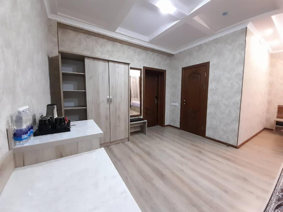 Nomad Hotel Bishkek Halal Zewnętrze zdjęcie